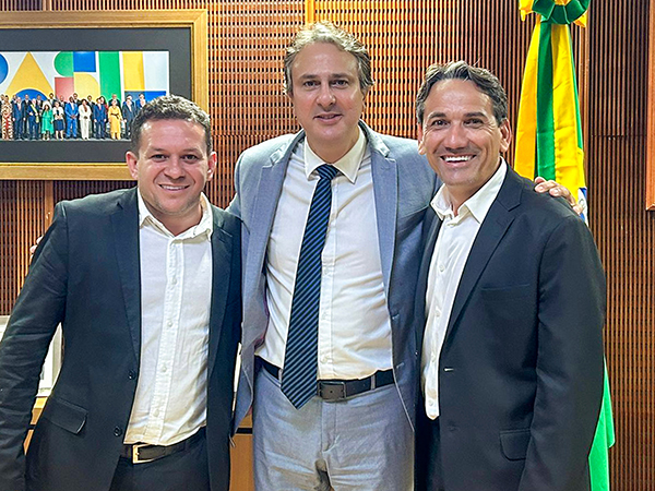 Prefeito e Vice de Granjeiro se reúnem com ministro da Educação Camilo Santana em Brasília