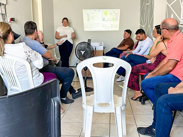 Secretária de Meio Ambiente de Granjeiro participa de apresentação sobre gestão de resíduos sólidos